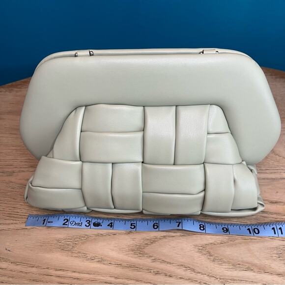 Themoire Tia Weaved Clutch Vegan Leather Puffy Crossbody Shoulder Light Green - Picture 7 of 10